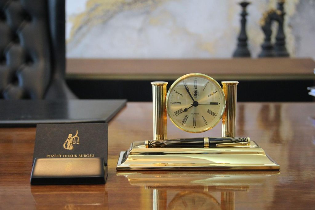 Pozitif hukuk bürosu