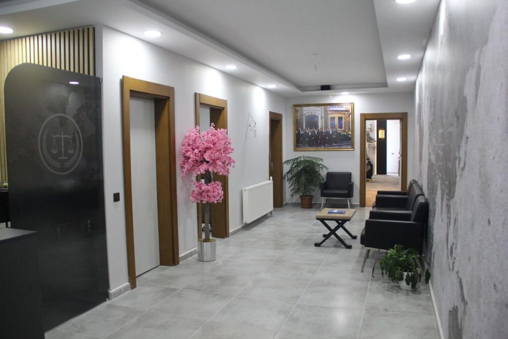 Pozitif hukuk bürosu